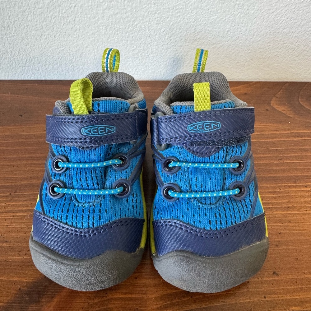 KEEN Chandler CNX Kids Shoes Sz 5 Brilliant Blue Depths Lace Up Low Top Sneakers
